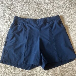 Columbia PFG shorts women size med, blue, zippered pockets, gorpcore